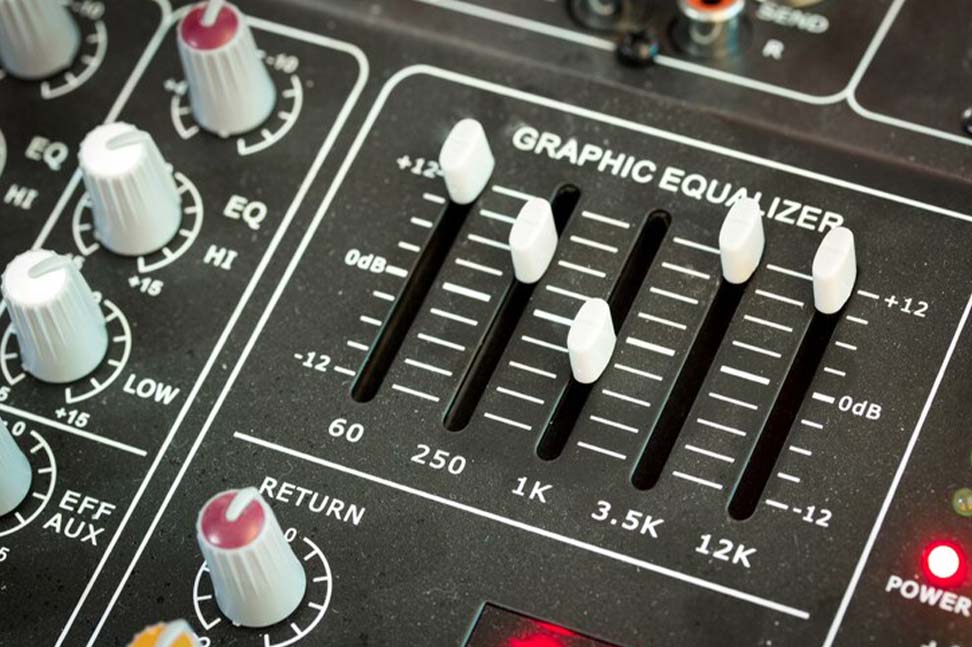 crossover vs equalizer car audio